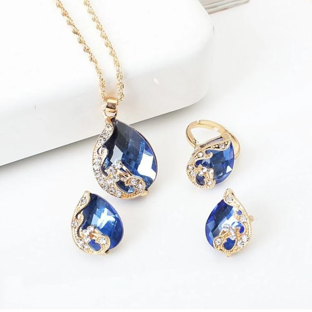 Conjunto Colar Brincos e Anel Gota com Cristais Bellorie - Image 2