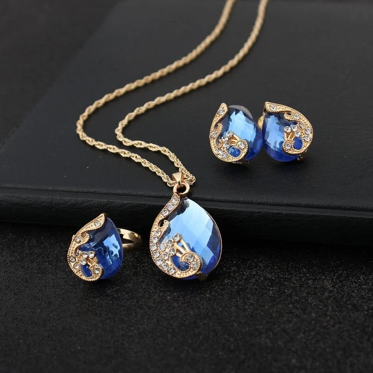 Conjunto Colar Brincos e Anel Gota com Cristais Bellorie - Image 3